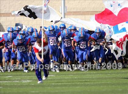 Thumbnail 1 in Hays vs. Huntsville (Texas Bi-District Playoffs) photogallery.