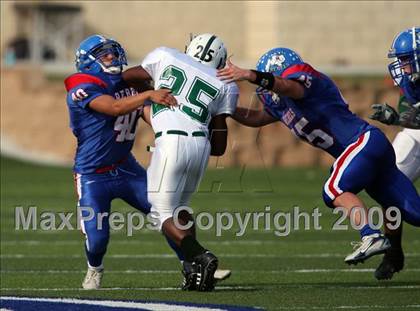 Thumbnail 1 in Hays vs. Huntsville (Texas Bi-District Playoffs) photogallery.