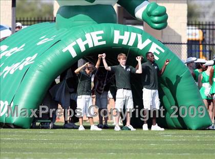 Thumbnail 2 in Hays vs. Huntsville (Texas Bi-District Playoffs) photogallery.