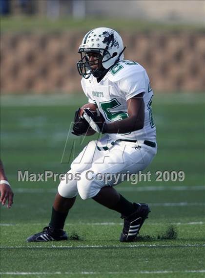Thumbnail 2 in Hays vs. Huntsville (Texas Bi-District Playoffs) photogallery.