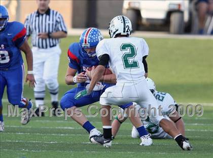 Thumbnail 3 in Hays vs. Huntsville (Texas Bi-District Playoffs) photogallery.