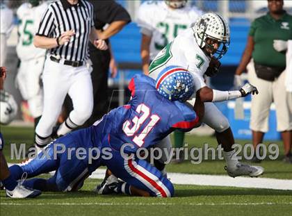 Thumbnail 2 in Hays vs. Huntsville (Texas Bi-District Playoffs) photogallery.
