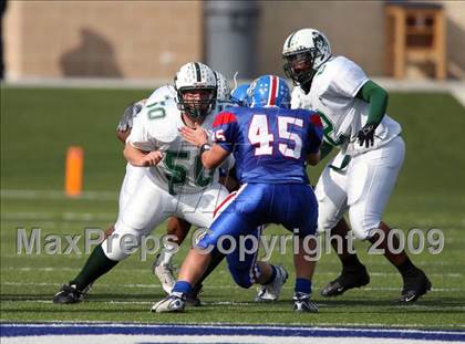 Thumbnail 1 in Hays vs. Huntsville (Texas Bi-District Playoffs) photogallery.