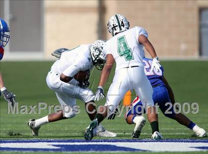 Thumbnail 2 in Hays vs. Huntsville (Texas Bi-District Playoffs) photogallery.