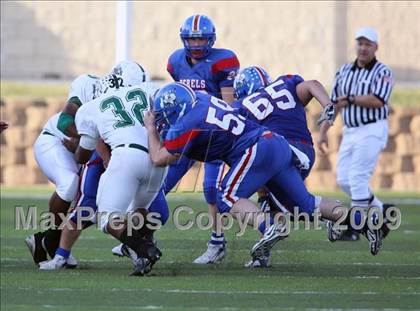 Thumbnail 2 in Hays vs. Huntsville (Texas Bi-District Playoffs) photogallery.