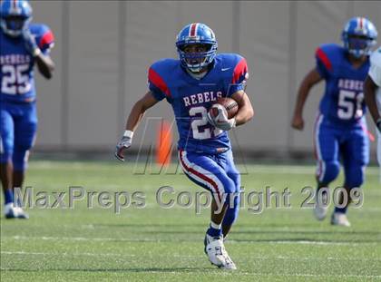 Thumbnail 3 in Hays vs. Huntsville (Texas Bi-District Playoffs) photogallery.