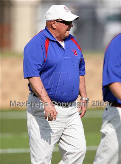 Thumbnail 3 in Hays vs. Huntsville (Texas Bi-District Playoffs) photogallery.