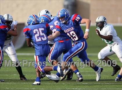 Thumbnail 3 in Hays vs. Huntsville (Texas Bi-District Playoffs) photogallery.