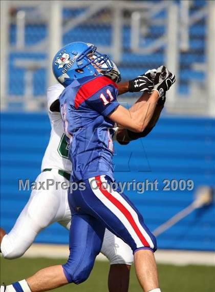 Thumbnail 3 in Hays vs. Huntsville (Texas Bi-District Playoffs) photogallery.