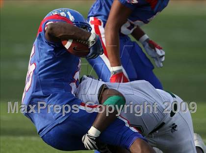 Thumbnail 1 in Hays vs. Huntsville (Texas Bi-District Playoffs) photogallery.