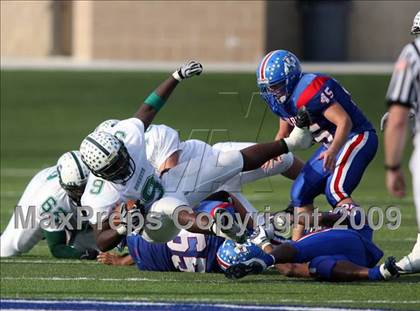 Thumbnail 2 in Hays vs. Huntsville (Texas Bi-District Playoffs) photogallery.