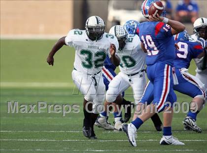 Thumbnail 3 in Hays vs. Huntsville (Texas Bi-District Playoffs) photogallery.