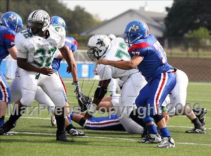 Thumbnail 2 in Hays vs. Huntsville (Texas Bi-District Playoffs) photogallery.