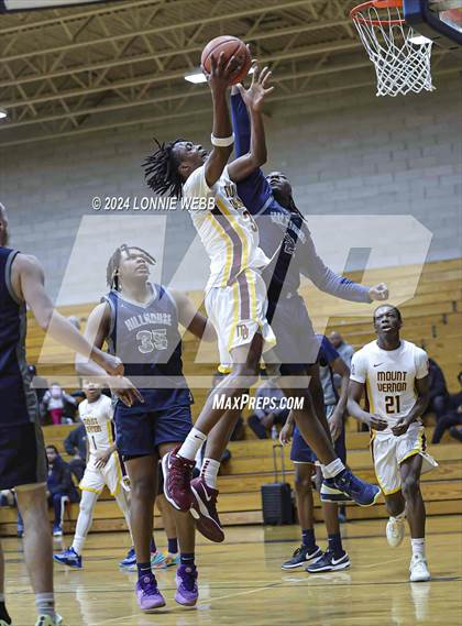 Thumbnail 3 in Mount Vernon vs Hillhouse (New York Holiday Invitational) photogallery.