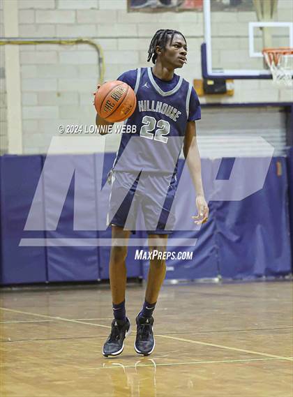 Thumbnail 1 in Mount Vernon vs Hillhouse (New York Holiday Invitational) photogallery.