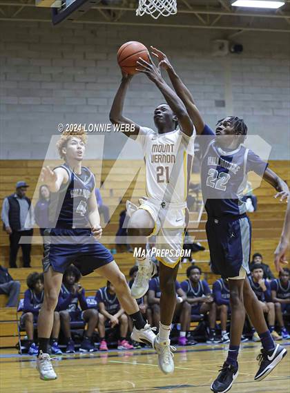 Thumbnail 1 in Mount Vernon vs Hillhouse (New York Holiday Invitational) photogallery.
