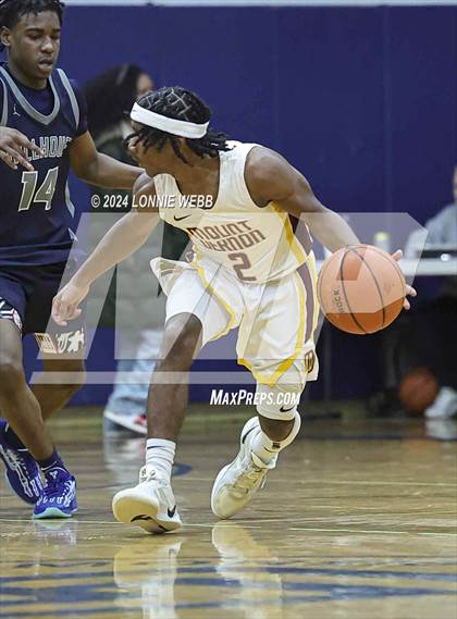 Thumbnail 3 in Mount Vernon vs Hillhouse (New York Holiday Invitational) photogallery.