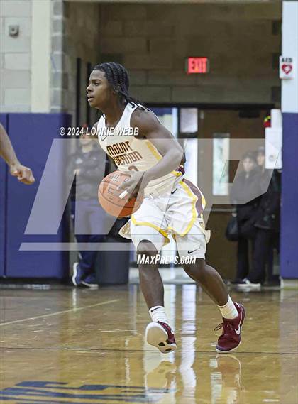 Thumbnail 1 in Mount Vernon vs Hillhouse (New York Holiday Invitational) photogallery.