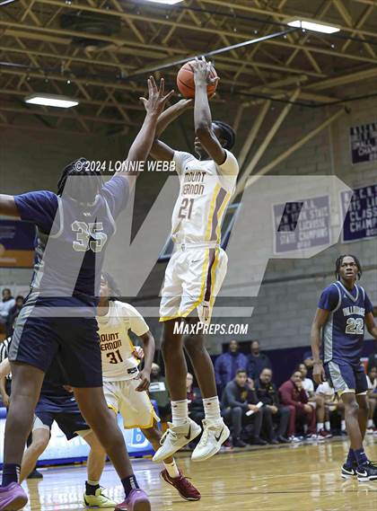Thumbnail 2 in Mount Vernon vs Hillhouse (New York Holiday Invitational) photogallery.