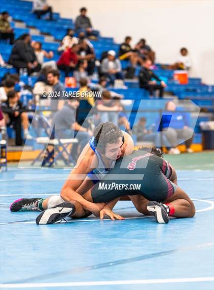 Thumbnail 1 in VHSL 6A Regional Semifinals  photogallery.
