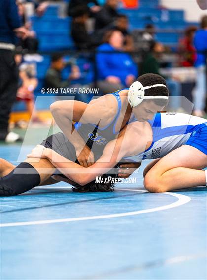 Thumbnail 1 in VHSL 6A Regional Semifinals  photogallery.