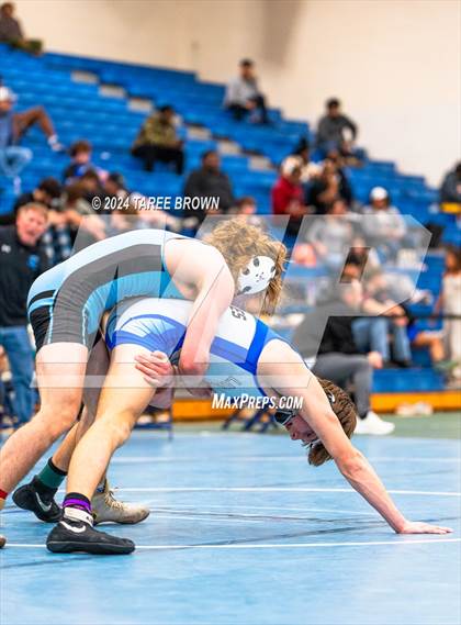 Thumbnail 1 in VHSL 6A Regional Semifinals  photogallery.