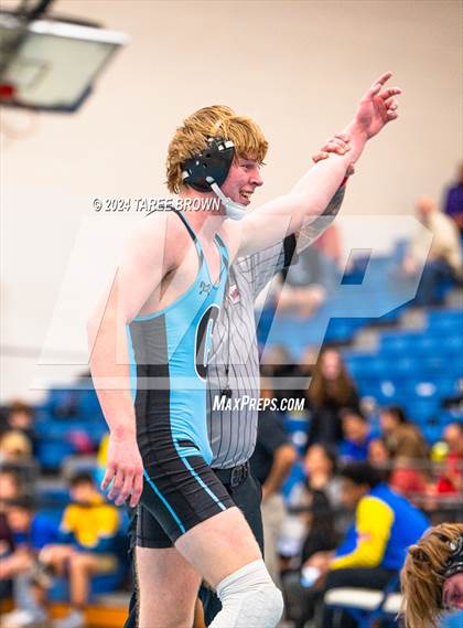 Thumbnail 1 in VHSL 6A Regional Semifinals  photogallery.