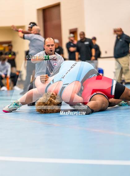 Thumbnail 1 in VHSL 6A Regional Semifinals  photogallery.
