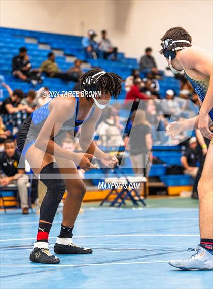 Thumbnail 2 in VHSL 6A Regional Semifinals  photogallery.