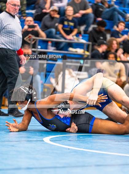 Thumbnail 1 in VHSL 6A Regional Semifinals  photogallery.