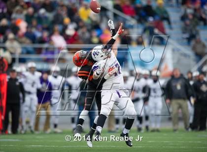 Thumbnail 2 in Bishop Guilfoyle vs. Clairton (PIAA Class A Final) photogallery.