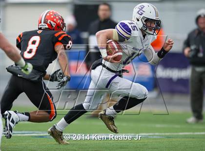 Thumbnail 3 in Bishop Guilfoyle vs. Clairton (PIAA Class A Final) photogallery.