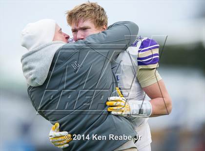 Thumbnail 3 in Bishop Guilfoyle vs. Clairton (PIAA Class A Final) photogallery.