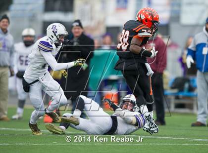 Thumbnail 3 in Bishop Guilfoyle vs. Clairton (PIAA Class A Final) photogallery.