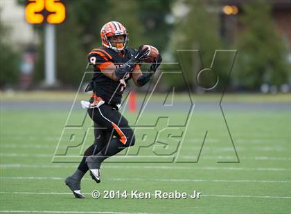 Thumbnail 1 in Bishop Guilfoyle vs. Clairton (PIAA Class A Final) photogallery.