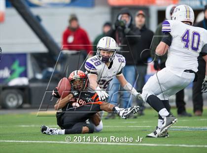 Thumbnail 1 in Bishop Guilfoyle vs. Clairton (PIAA Class A Final) photogallery.