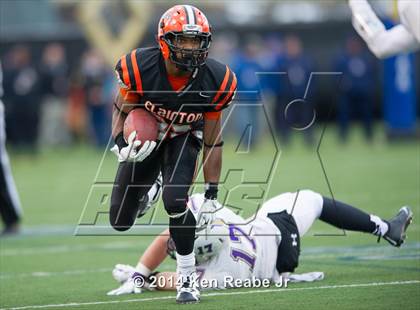 Thumbnail 1 in Bishop Guilfoyle vs. Clairton (PIAA Class A Final) photogallery.