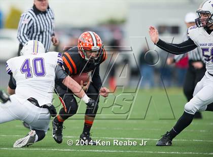 Thumbnail 2 in Bishop Guilfoyle vs. Clairton (PIAA Class A Final) photogallery.