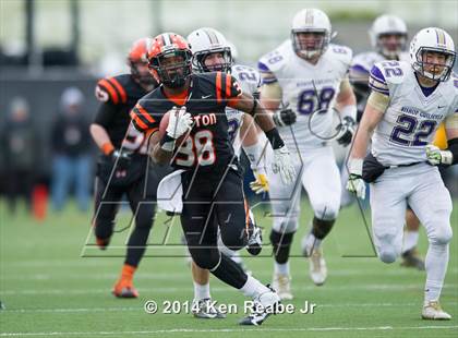 Thumbnail 2 in Bishop Guilfoyle vs. Clairton (PIAA Class A Final) photogallery.