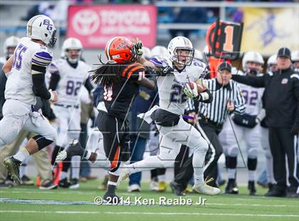 Thumbnail 2 in Bishop Guilfoyle vs. Clairton (PIAA Class A Final) photogallery.