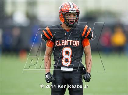 Thumbnail 3 in Bishop Guilfoyle vs. Clairton (PIAA Class A Final) photogallery.
