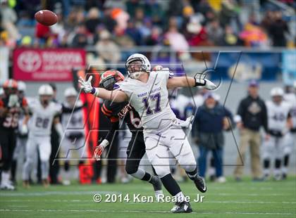 Thumbnail 3 in Bishop Guilfoyle vs. Clairton (PIAA Class A Final) photogallery.