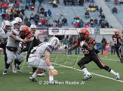 Thumbnail 3 in Bishop Guilfoyle vs. Clairton (PIAA Class A Final) photogallery.