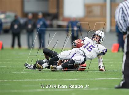 Thumbnail 2 in Bishop Guilfoyle vs. Clairton (PIAA Class A Final) photogallery.