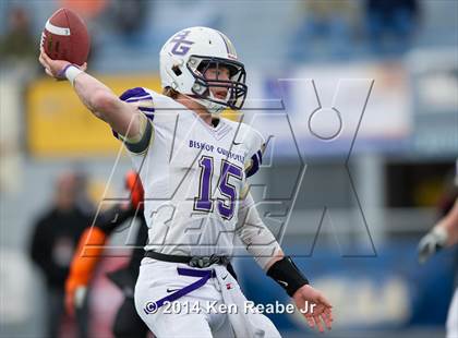 Thumbnail 2 in Bishop Guilfoyle vs. Clairton (PIAA Class A Final) photogallery.