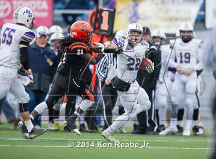 Thumbnail 3 in Bishop Guilfoyle vs. Clairton (PIAA Class A Final) photogallery.