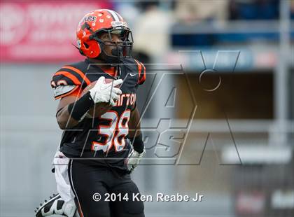 Thumbnail 2 in Bishop Guilfoyle vs. Clairton (PIAA Class A Final) photogallery.
