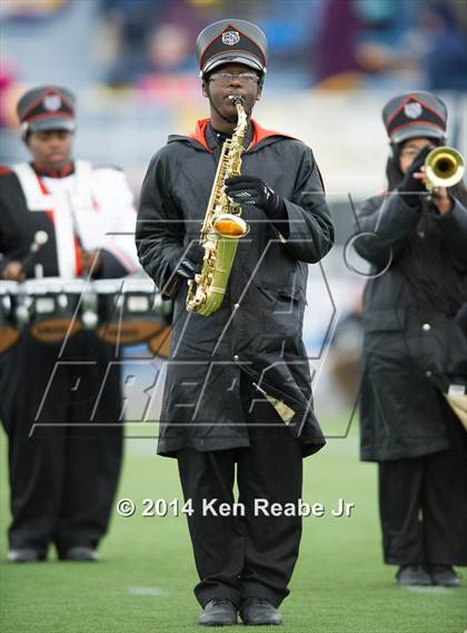 Thumbnail 3 in Bishop Guilfoyle vs. Clairton (PIAA Class A Final) photogallery.