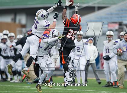 Thumbnail 2 in Bishop Guilfoyle vs. Clairton (PIAA Class A Final) photogallery.