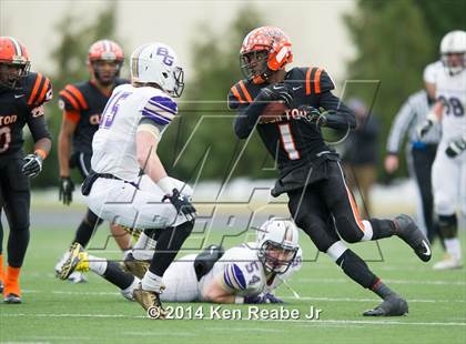 Thumbnail 3 in Bishop Guilfoyle vs. Clairton (PIAA Class A Final) photogallery.